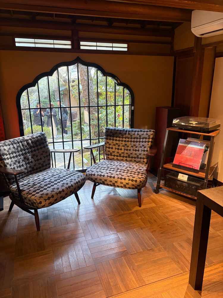 旧三井邸の受付スペース。非日常感があり、ゲストに素敵な時間を過ごしてもらえそうだと感じました。