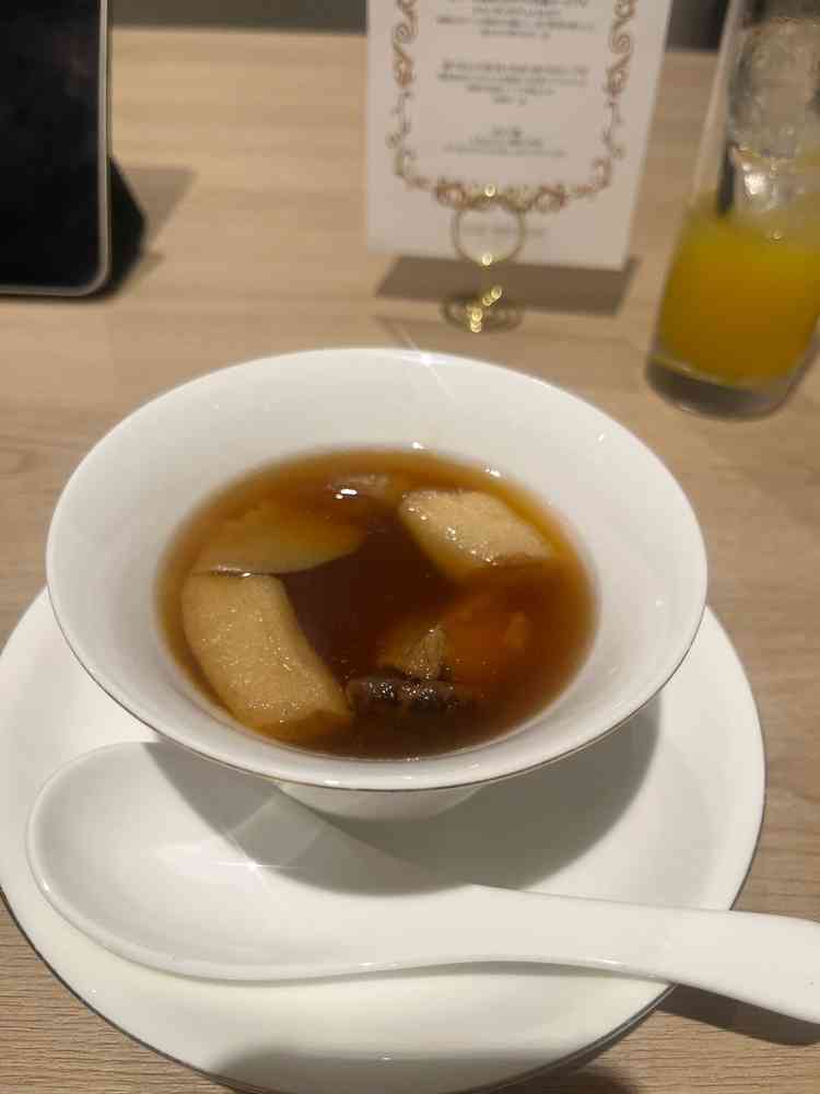 試食で頂いたフカヒレのスープ。熱々で、とても美味しかったです。