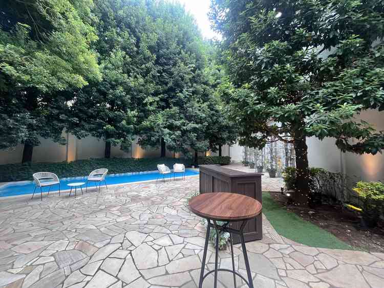 ゲストが待ち時間にガーデンに自由に出入りできるところが魅力的に感じました。