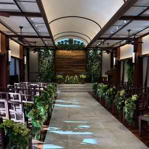 ナチュラルな雰囲気のチャペル