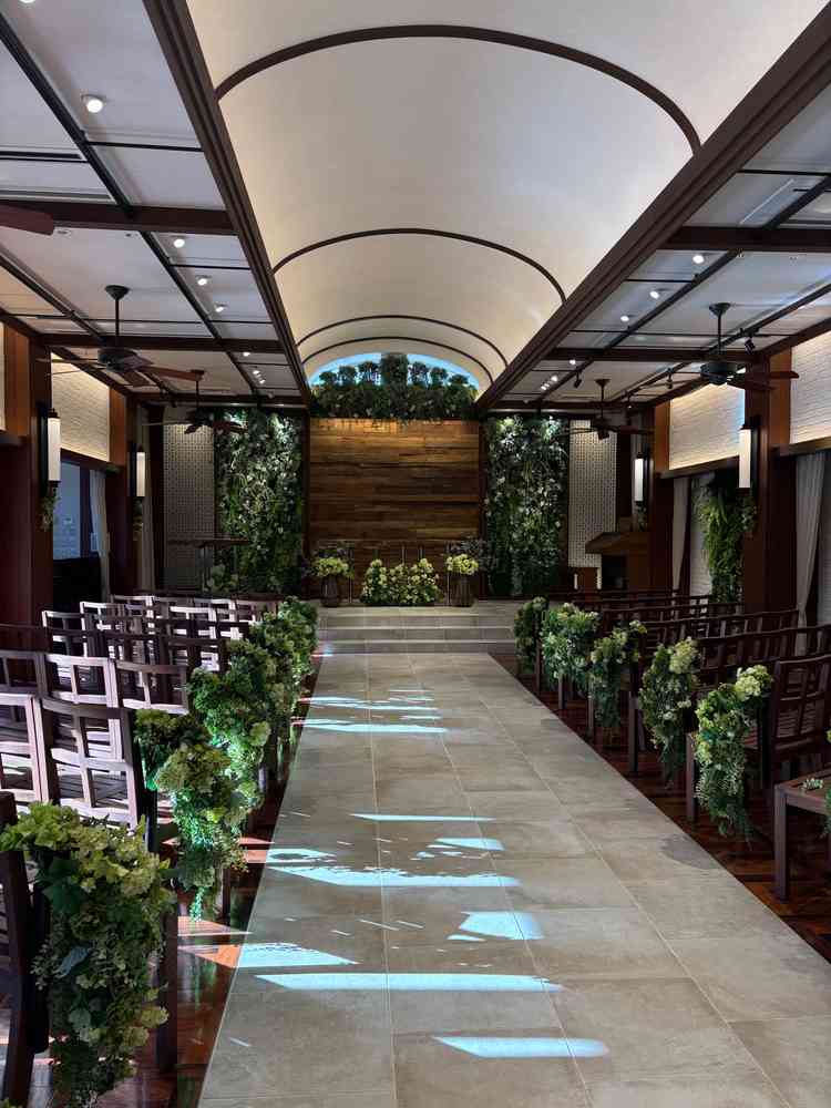 ナチュラルな雰囲気のチャペル