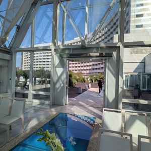 クリスタルチャペルの出入り口