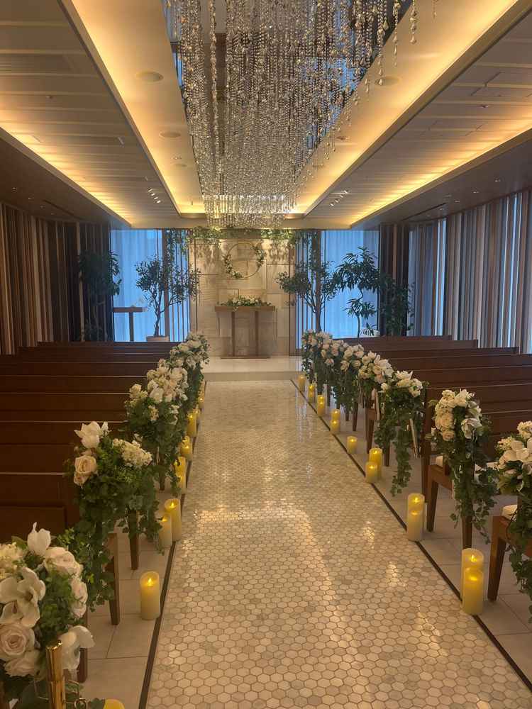 チャペルの中は、木の温もりがあり明るさも良かった