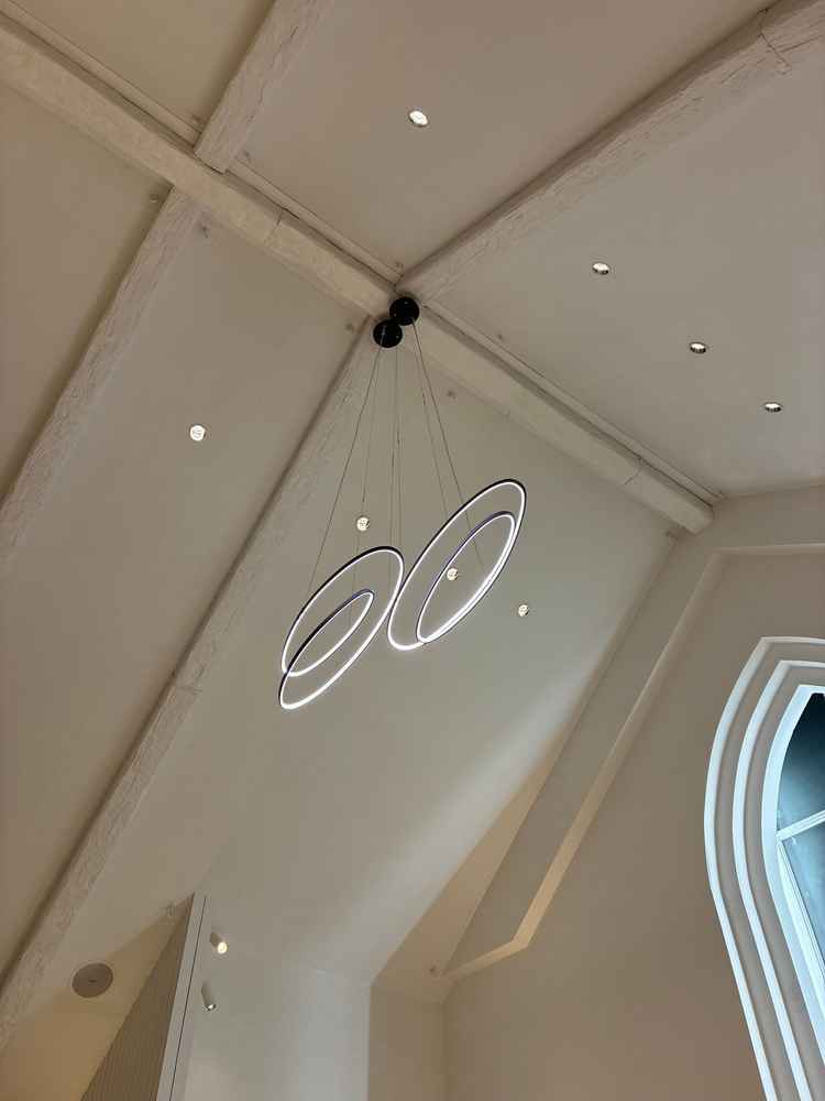 天井には可愛いオブジェがありました