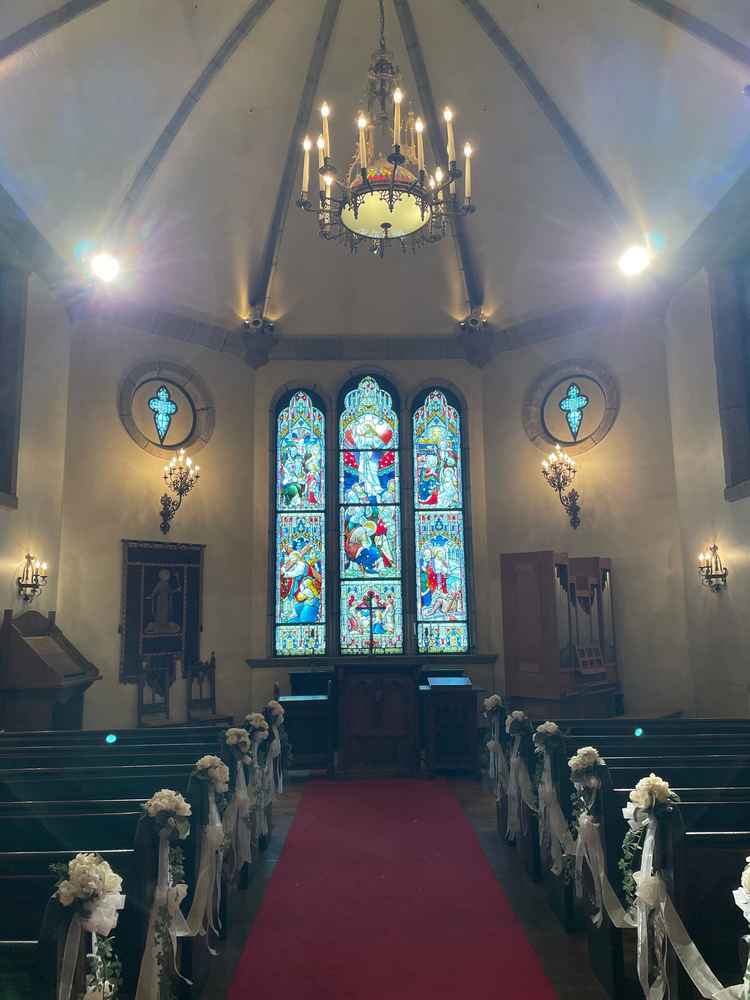 チャペルの中。ヨーロッパの本物の教会のようなクラシカルな雰囲気がとても素敵でした。