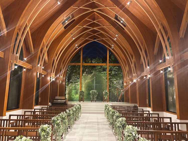 挙式会場 ライトアップが綺麗です。