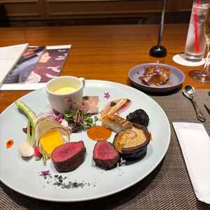 試食。お肉が2つ選べて美味しかった
