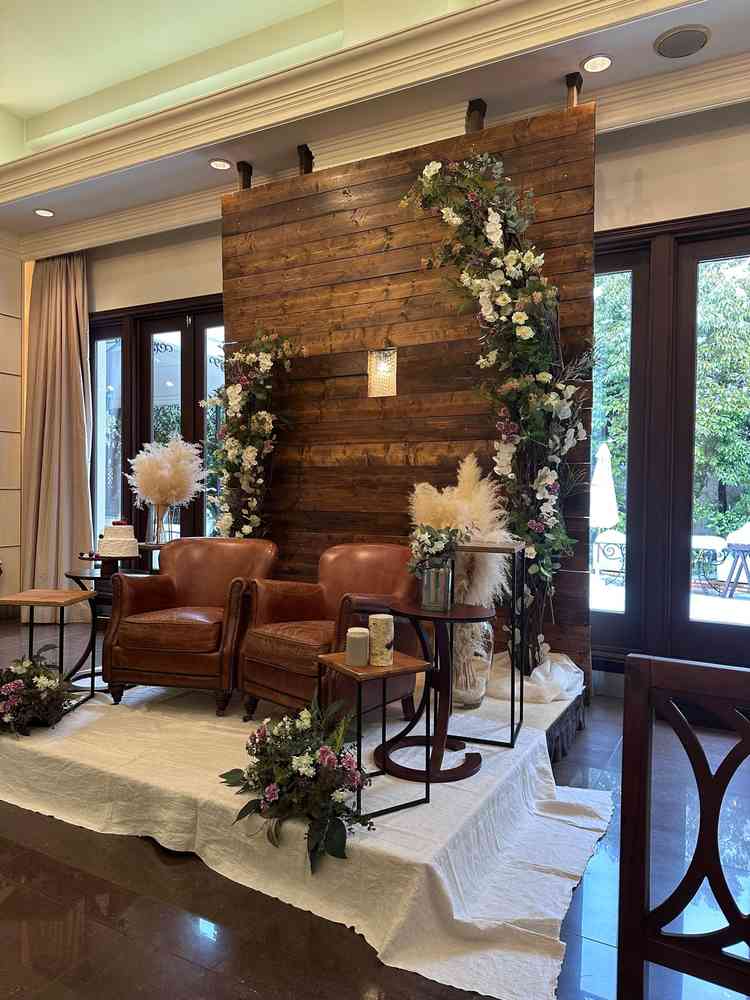 披露宴会場の写真。客席からも距離が近くて喋る事もできる。