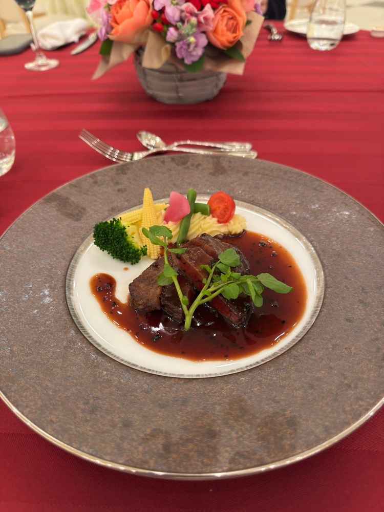 メインディッシュのお肉