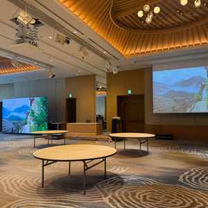 披露宴会場はシンプルな作りのため色々なイメージに合ったものにできる