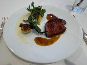 試食のお肉料理