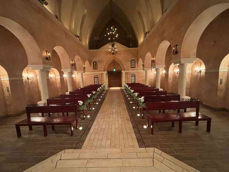 チャペルを新郎新婦側から見た様子。