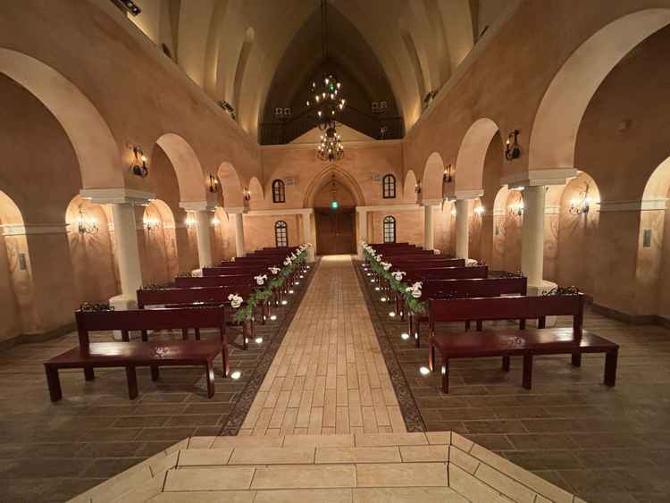 チャペルを新郎新婦側から見た様子。