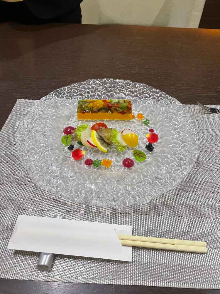 写真の前菜もとても美味しかったですが、その他のメイン、デザート等も満足以上のお味でした。