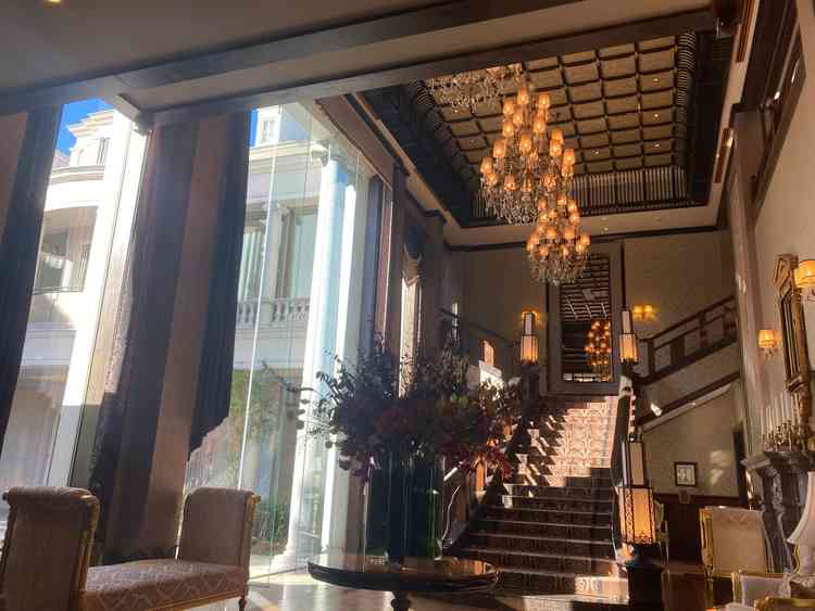 入り口の写真。この日は天気が良く、差し込む光が暖かくてよかった。