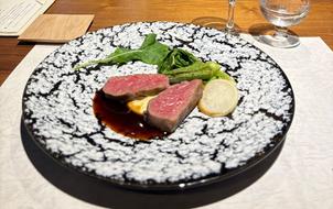 メインの料理でした。肉が柔らかくて美味しかったです。