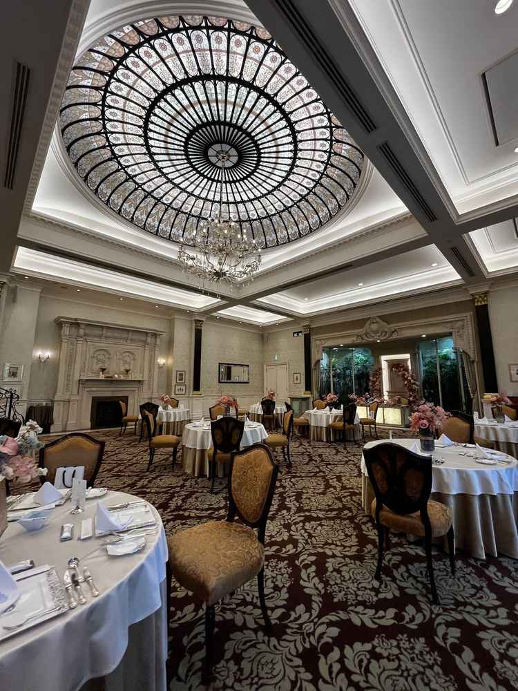 １００人以上が入れる多くて広い披露宴会場