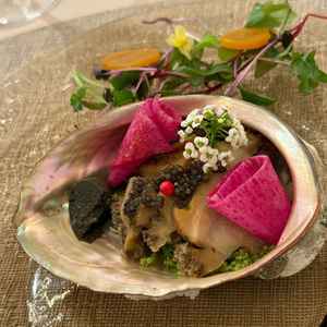 料理は流石の一言、鮑が出てきました。