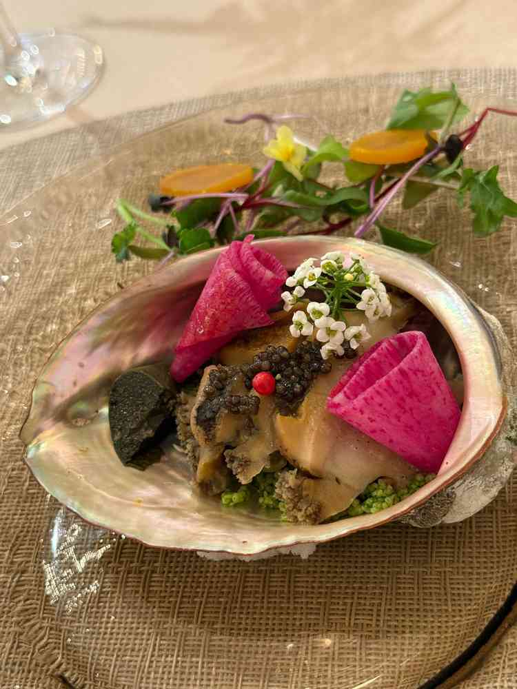 料理は流石の一言、鮑が出てきました。