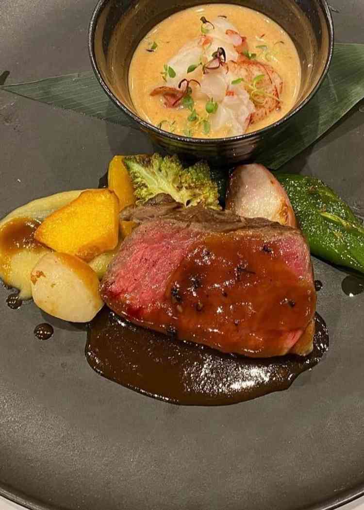 ご飯もとても美味しく、ここで挙式と親族でのカジュアルな食事を楽しみたいと思いました。