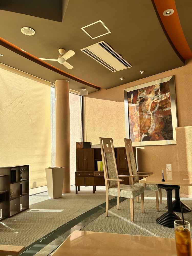 見学した際に案内された場所の写真。時間がゆっくりと流れるような居心地のよい空間でした。
