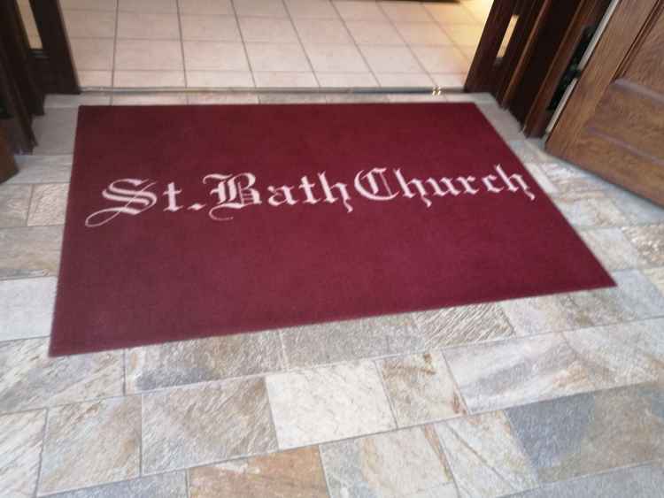 予約時間より早く到着したため、周辺や外観を確認し、外で待機中だったスタッフと一緒に中に入りました。