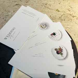 前菜からデザートまでそれぞれ3種類ずつ選べて、組み合わせが2000種類以上ということにびっくり。