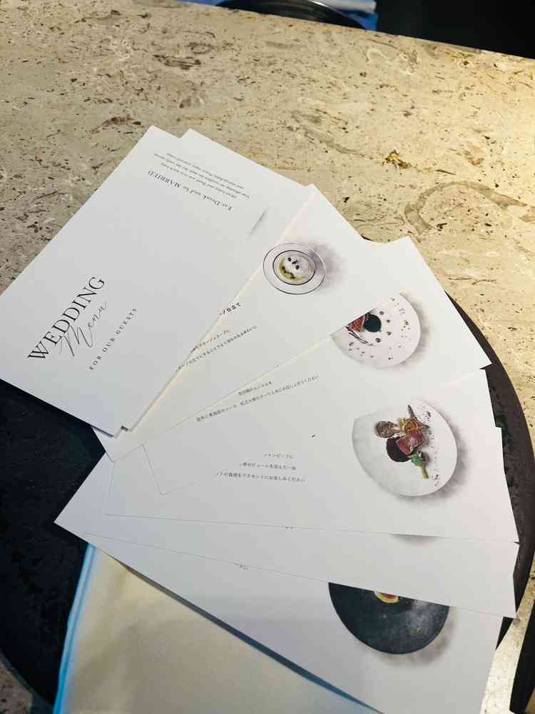 前菜からデザートまでそれぞれ3種類ずつ選べて、組み合わせが2000種類以上ということにびっくり。