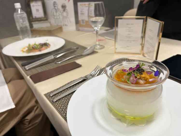 新郎新婦の希望や思い出を取り入れてくれる料理は面白そう。試食も美味しかったです！