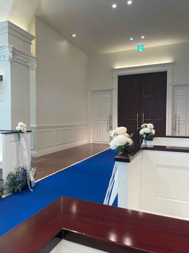 チャペルのゲスト側からのアングル。