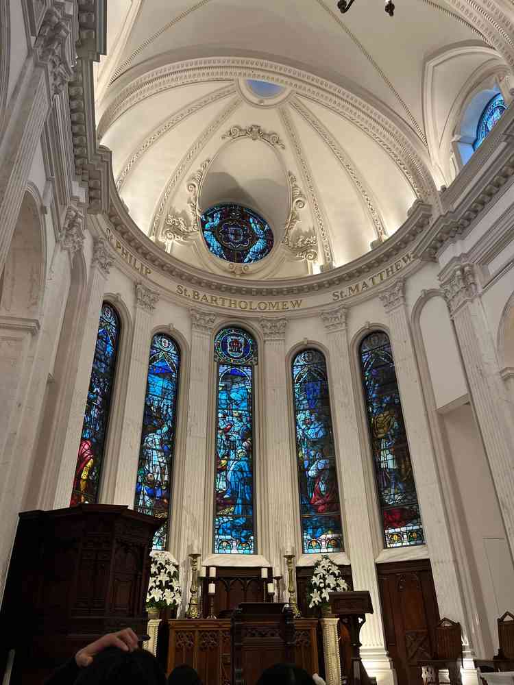 チャペル。後ろにはパイプオルガンもあって、すごく素敵。