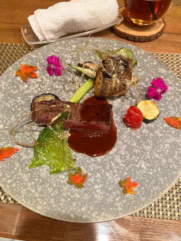 メイン料理の試食。どの料理も美味しかったですが、このメニューはシェフが直接説明をしてくださいました。