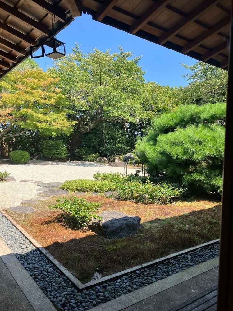 フリアンさんを代表する庭園。落ち着いた雰囲気で日当たりも良く、居心地が良い。