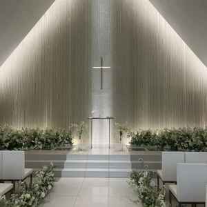 チャペルです。思いの外天井が高く、明るいです。