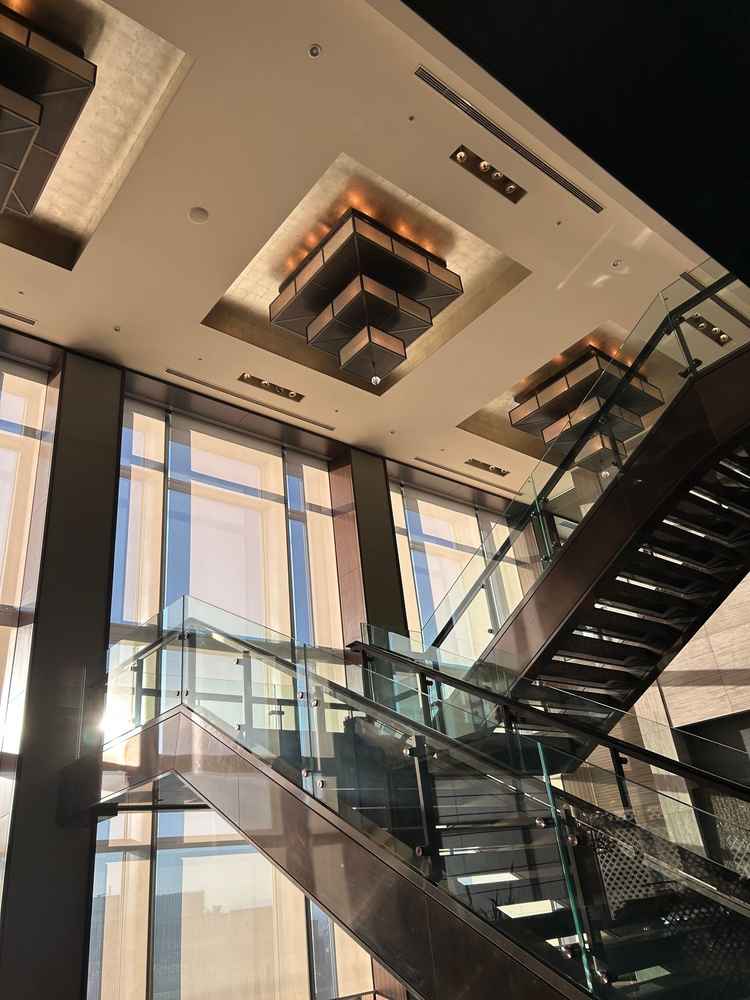 前撮りもできる階段になります。前撮りの写真スポットもたくさんあるようです。