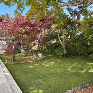 披露宴会場から続くガーデンもありスイーツビュッフェ等もできて良い雰囲気でした！季節的紅葉が綺麗でした