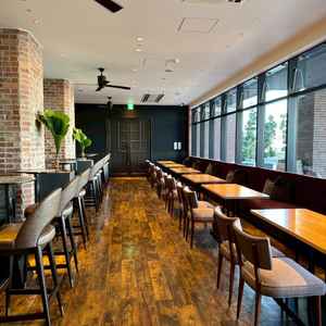 ウェアハウスチャペルのラウンジ。ラウンジはそれぞれのチャペルと同じテイストになっていてとてもお洒落。