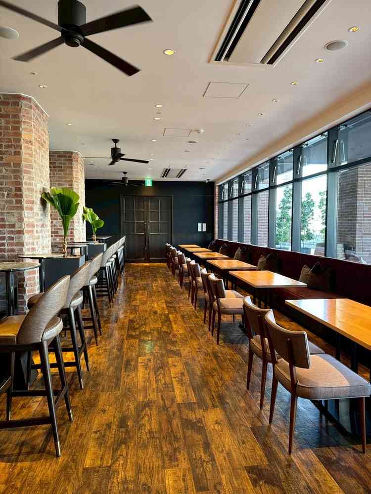 ウェアハウスチャペルのラウンジ。ラウンジはそれぞれのチャペルと同じテイストになっていてとてもお洒落。