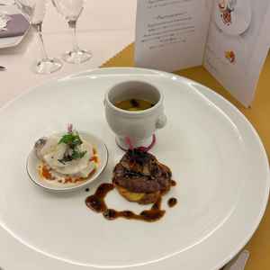 コースからら3品を用意いただき、特に甘鯛が非常においしかったです。