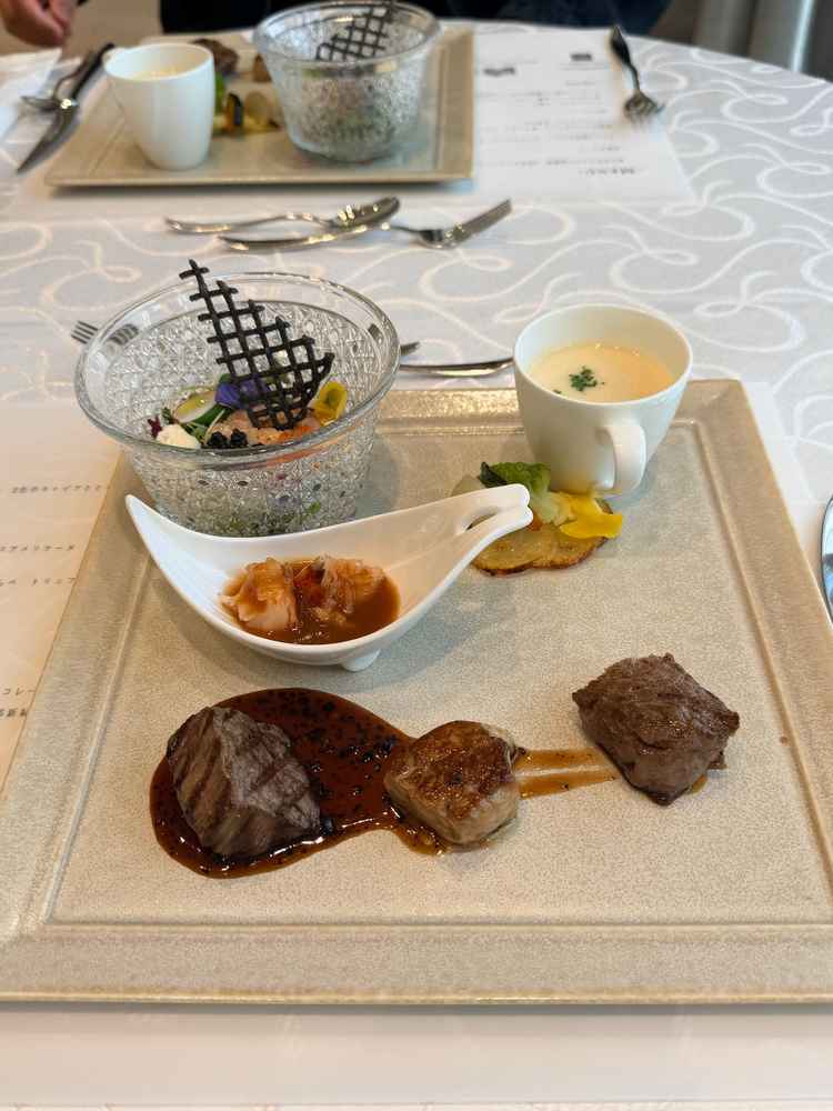 お料理が美味しく好みがわからない感じの美味しさですごくよかった。