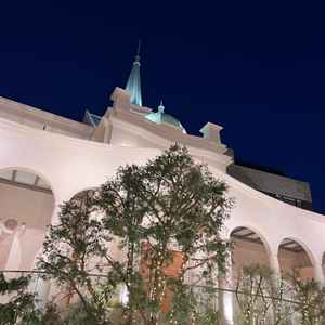 夜のチャペルの雰囲気も幻想的でした。