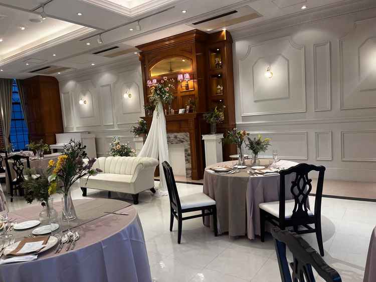 披露宴会場もとても洗練された雰囲気でおしゃれで素敵でした。