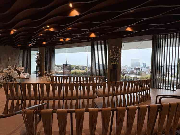 チャペルの横からの景色です。横幅が結構あります。