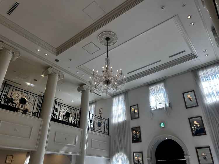 ロビーの様子。天井が高く、開放感がありました。貸切会場のため、自由度高く使えるところが魅力的です。