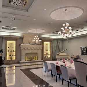 ガーデン付きの披露宴会場で演出の幅も広い