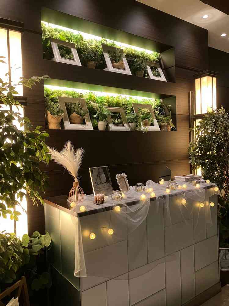 式場エレベーターすぐの空間。アレンジが楽しそう。