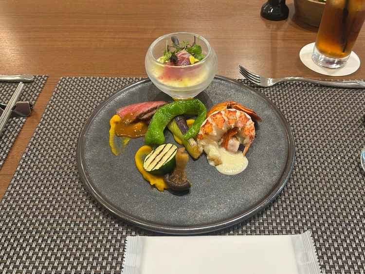 特にエビがプリプリで、今まで食べたエビの中で1番と言っていいくらい美味しかったです。