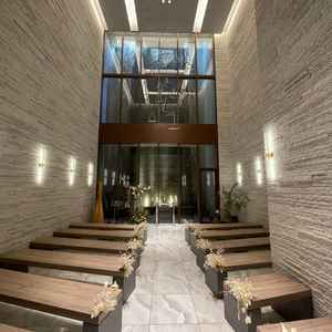 チャペル。高い天井から絶えず水が流れており、どう写真を撮っても綺麗。貸切なので、挙式後も写真可。