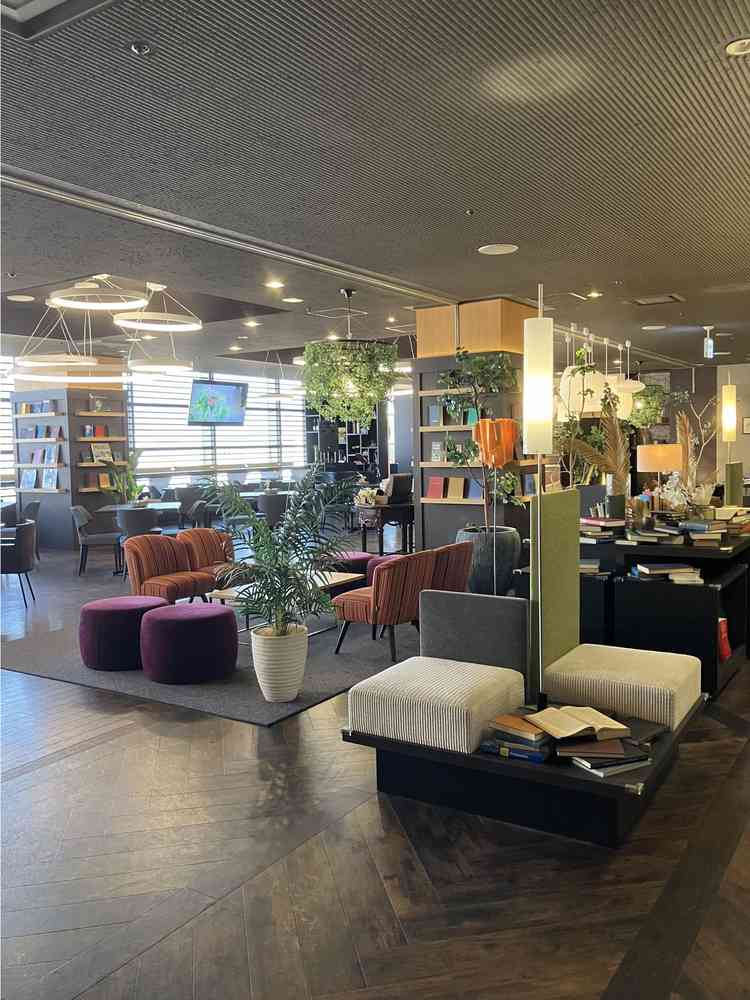 ゲストのウェイティングルームは非常に広かったです。ウェルカムドリンクもありゆっくり寛げる空間でした。