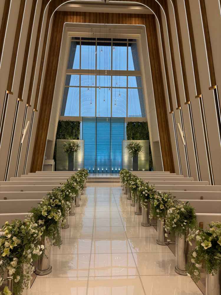 写真で見るより素敵なチャペルでした。